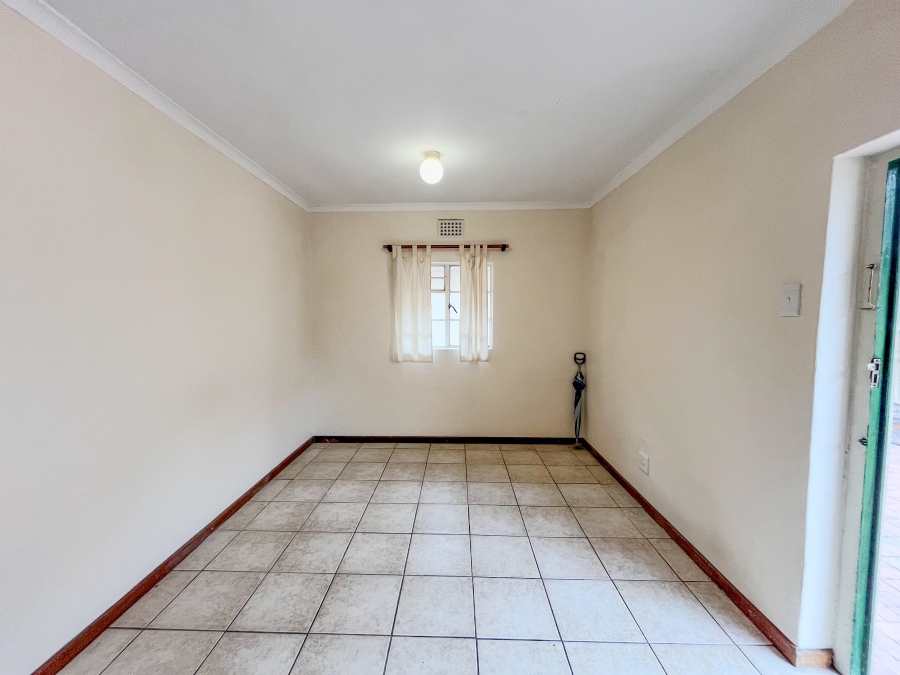 To Let 4 Bedroom Property for Rent in Pinelands Western Cape